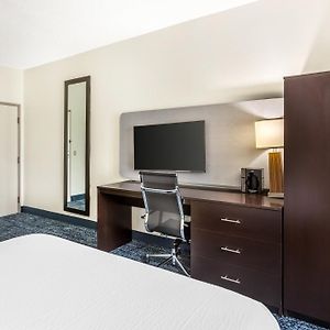 Queen Room Disability Access or Non-Smoking